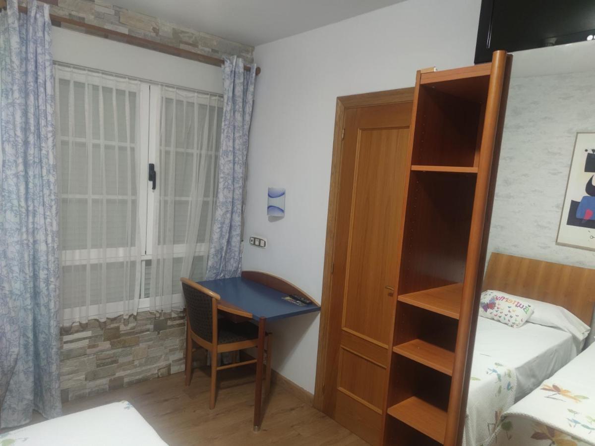 Hostal Burbia Villafranca Del Bierzo Exterior foto